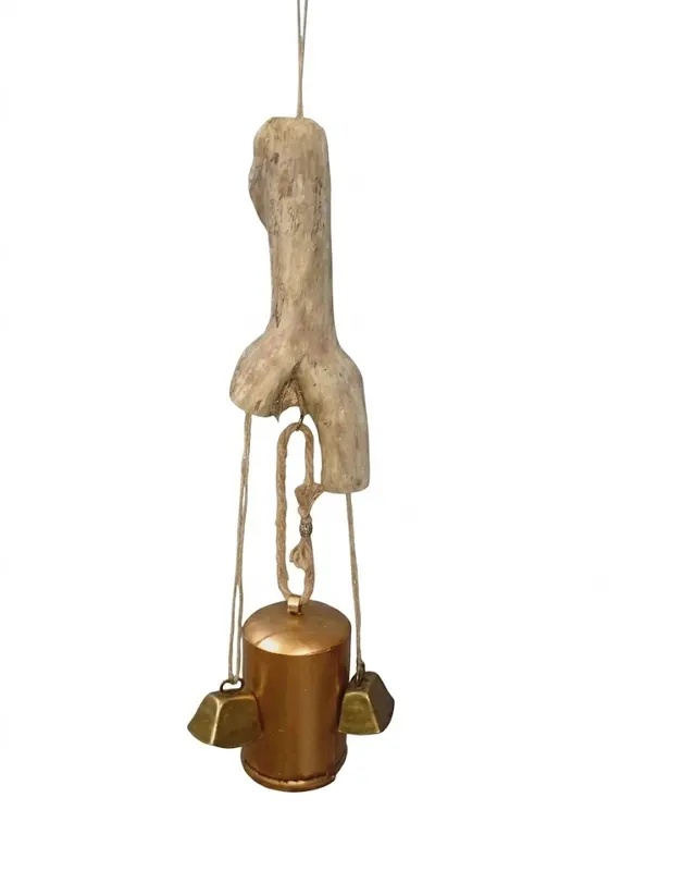 Campana sul legno di mare